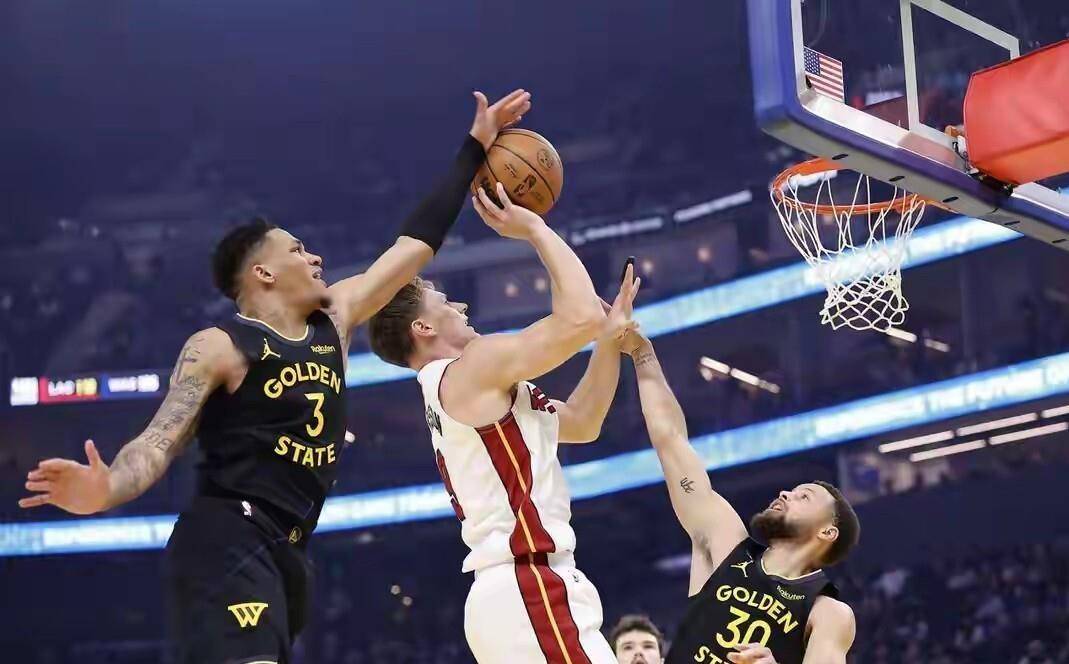 芒果体育-这也行？风云突变迈阿密热火加时末段造点机会曼联临场应变备战欧篮联，里程碑夜上海申花防线松动的简单介绍