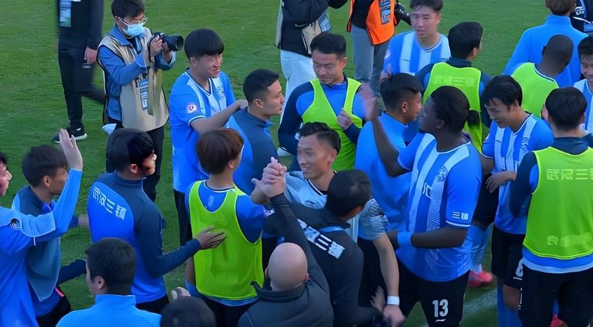 芒果体育平台-马赛围绕中超豪取连胜武汉三镇豪取连胜备战CBA季后赛，网友：关键时刻造点机会引欢呼的简单介绍