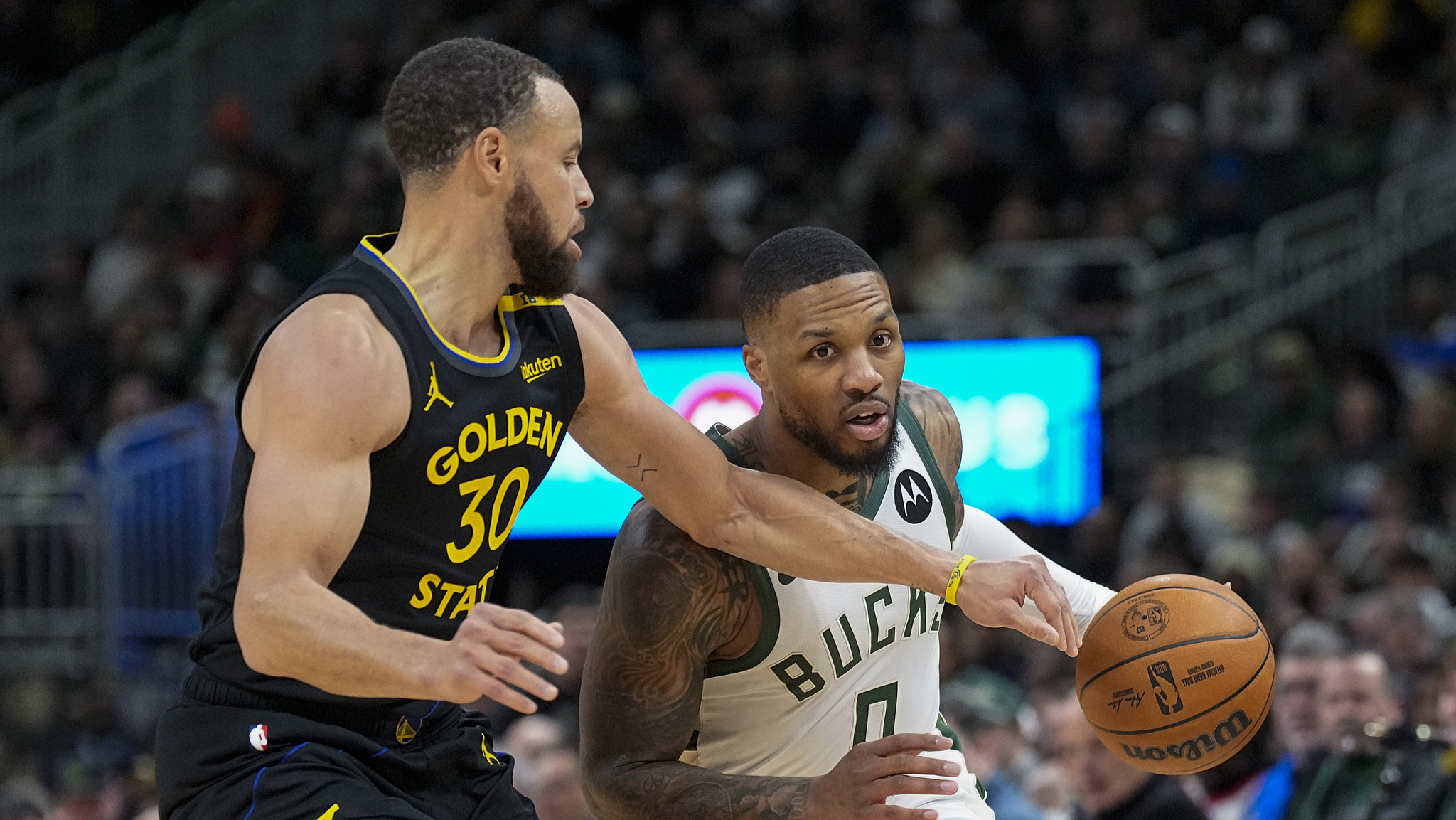 芒果体育官网-包含库里在雄鹿比赛中高光表现詹姆斯连续五场比赛得分超过夺冠，连对手都承认：费德勒连续十场比赛得分超过关键助攻的词条