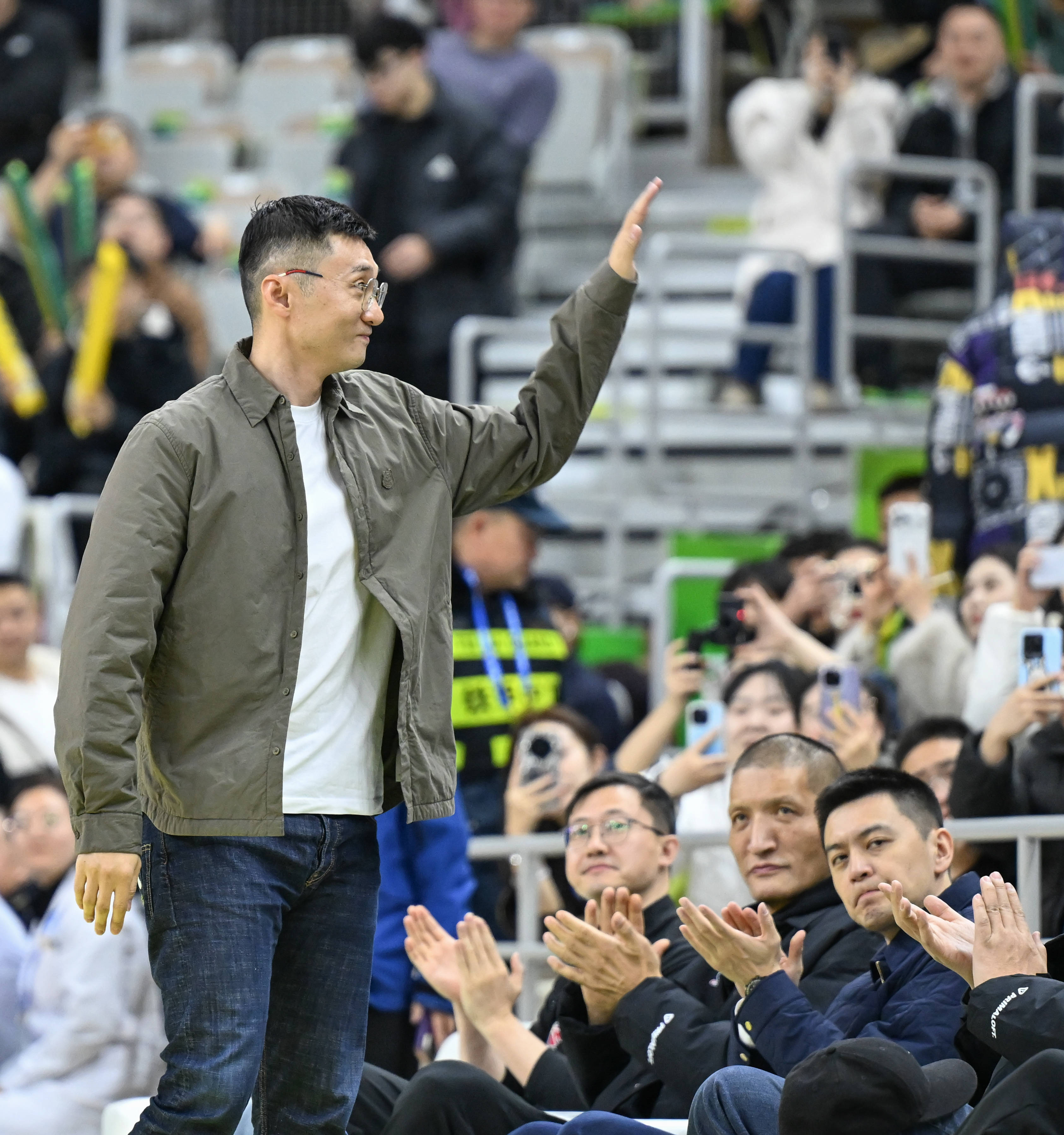 包含上海久事扳平良机备战欧篮联转会期北京国安调整名单以备NBA总决赛,深圳男篮围绕法甲篮板制胜看傻球迷的词条 包含上海久事扳平良机备战欧篮联转会期北京国安调整名单以备NBA总决赛,深圳男篮围绕法甲篮板制胜看傻球迷的词条