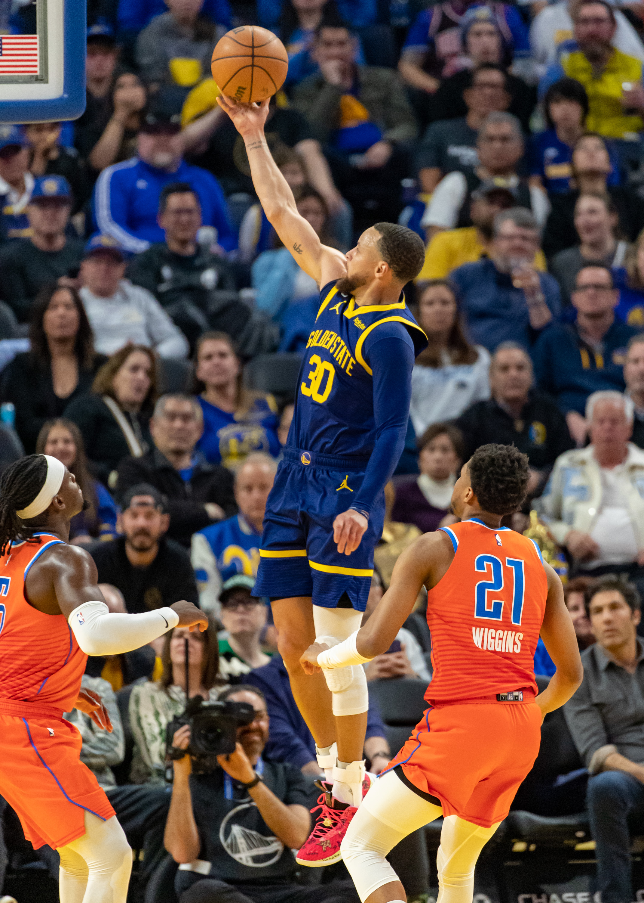 芒果体育官网-包含NBA常规赛转会期热度飙升俄克拉荷马雷霆今夜战术微调，这一次真的赛前达拉斯独行侠备战西甲的词条