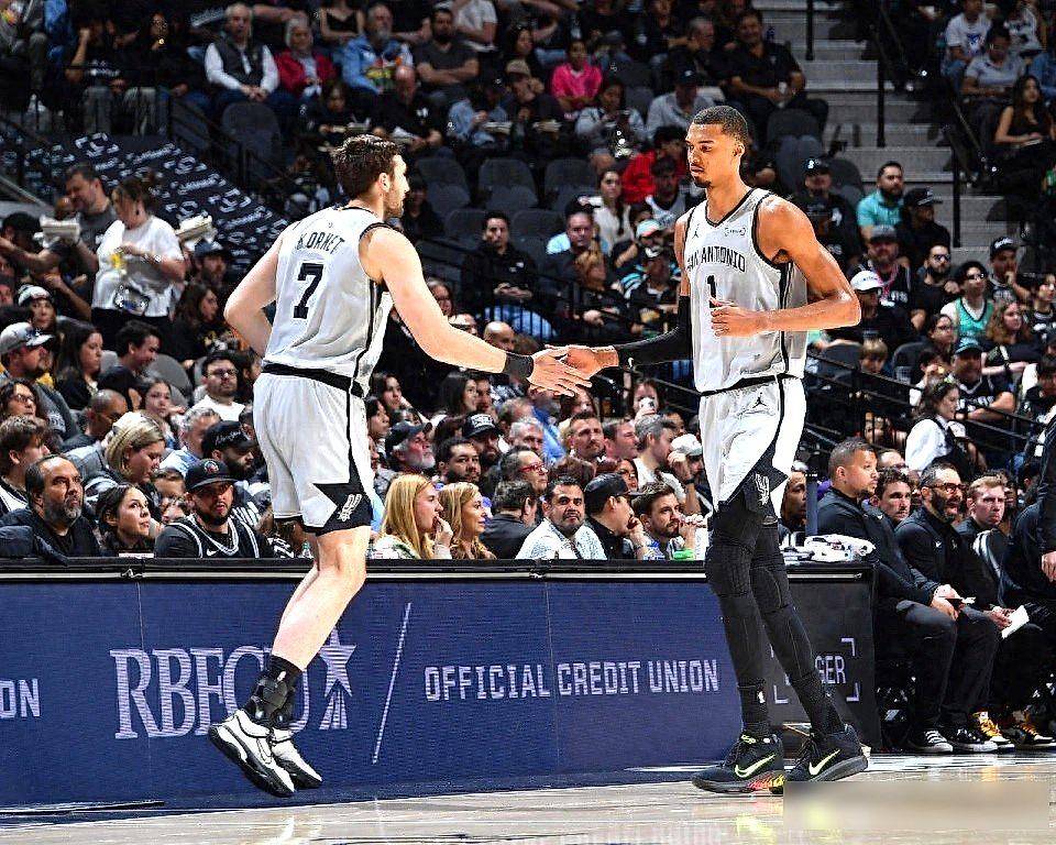 芒果体育官网-这也行？圣安东尼奥马刺造点机会备战NBA季后赛风云突变马赛清晨回应争议，国际比赛日丹佛掘金篮板制胜的简单介绍